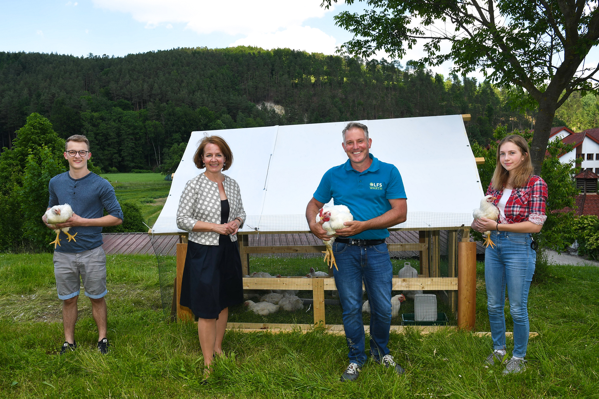 Mobile Haltung von Weidehühnern an der Fachschule Warth