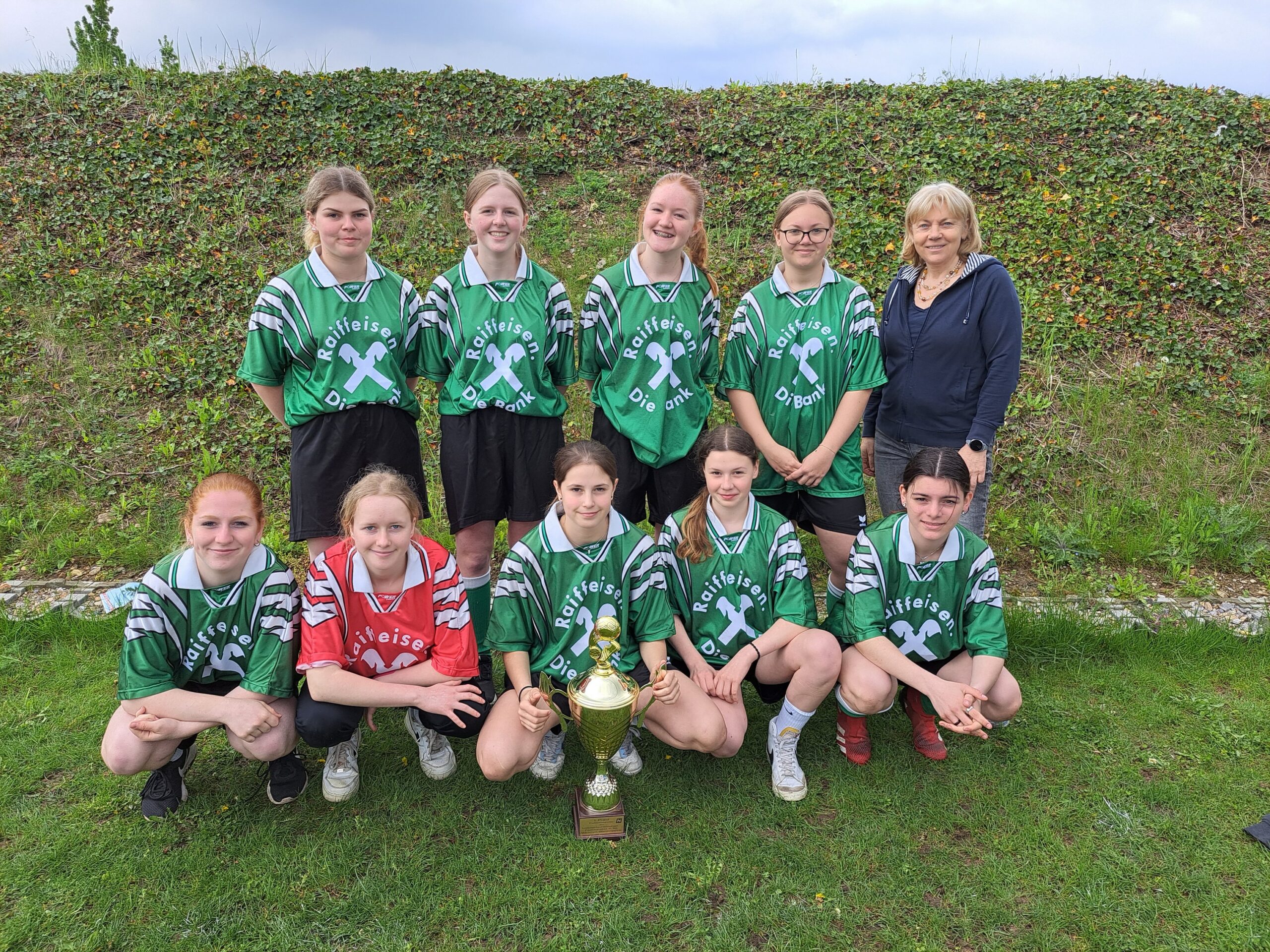 Mädchen holen NÖ Meistertitel bei Fußballturnier