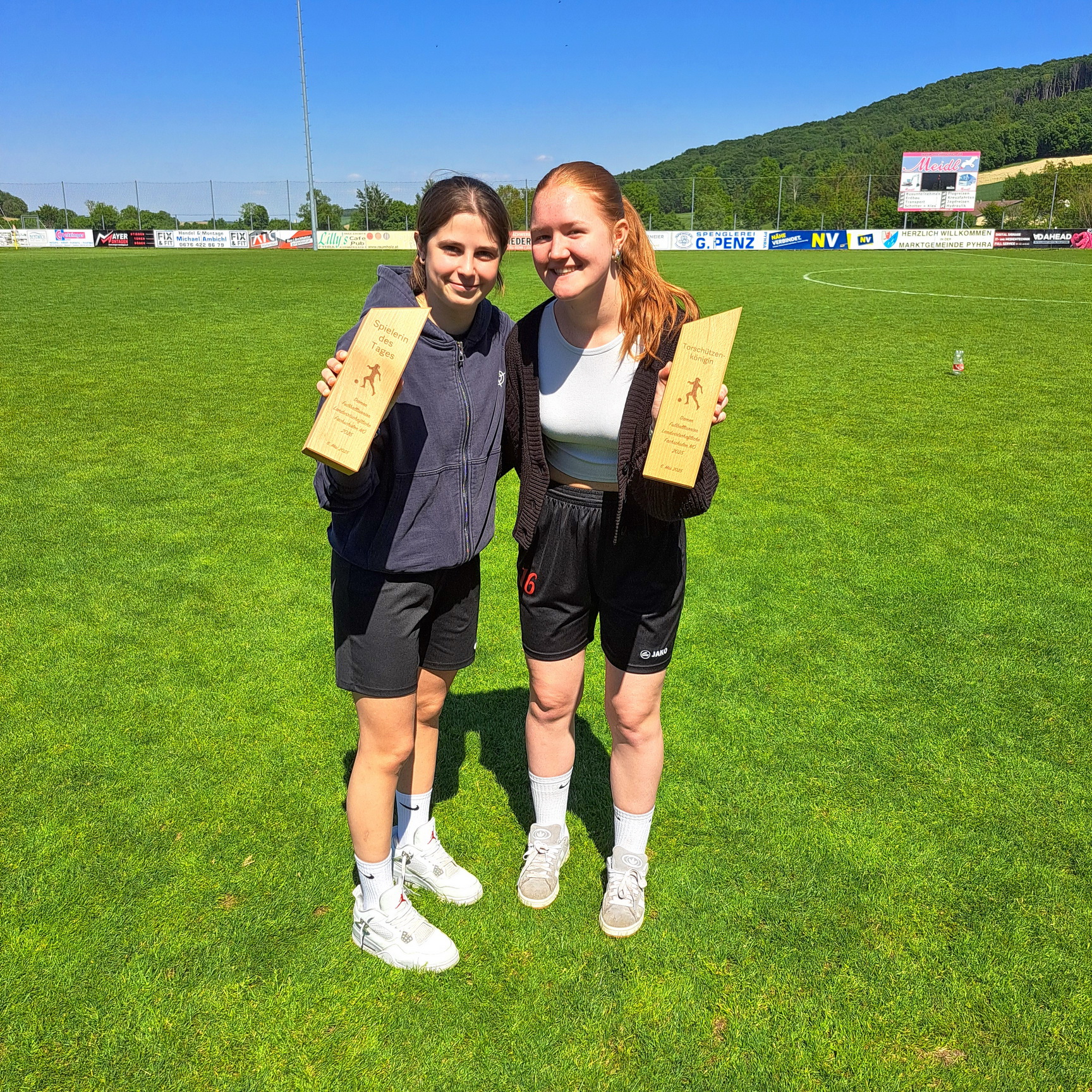 Fußball Spielerin+Torschuetzin-25+ Fußball Spielerin+Torschuetzin-25+