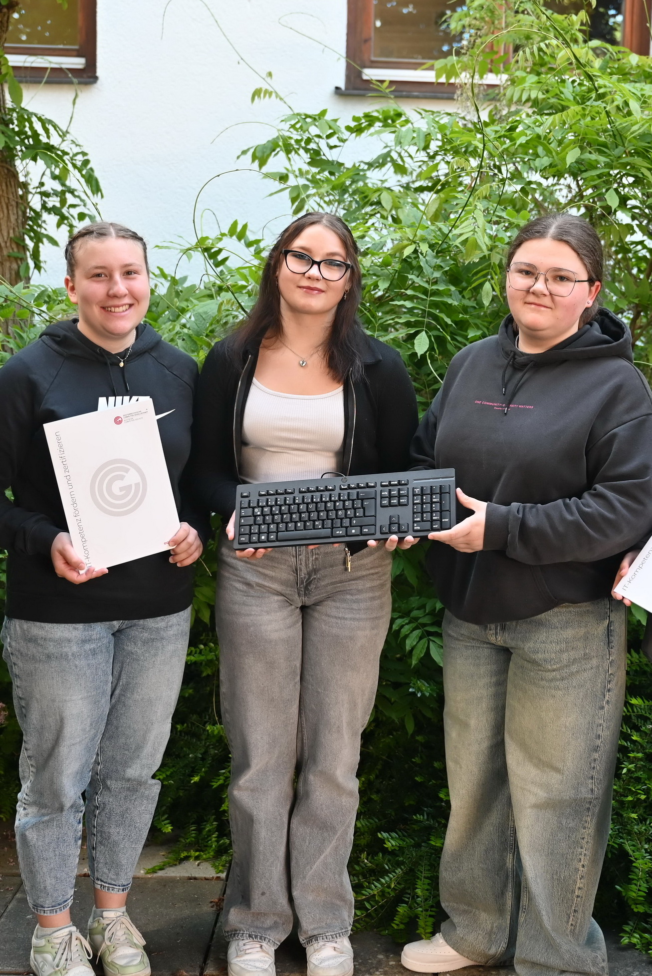 Typing Certificate-Warth-25 zugeschnitten