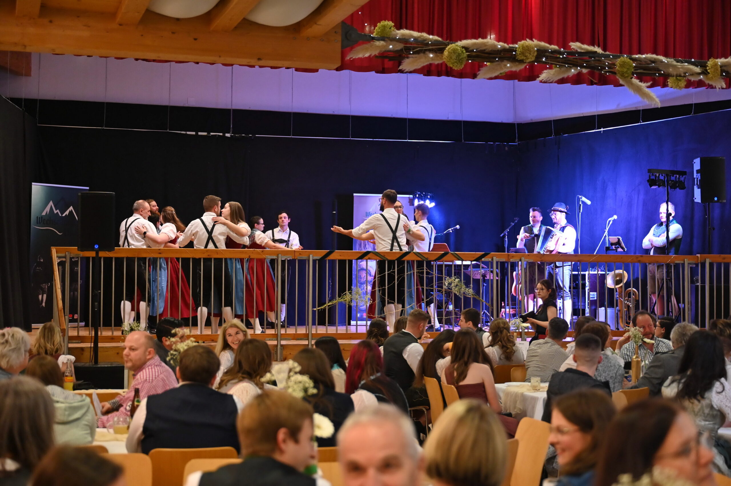 Bühne-Tanz1-26+ Bühne-Tanz1-26+