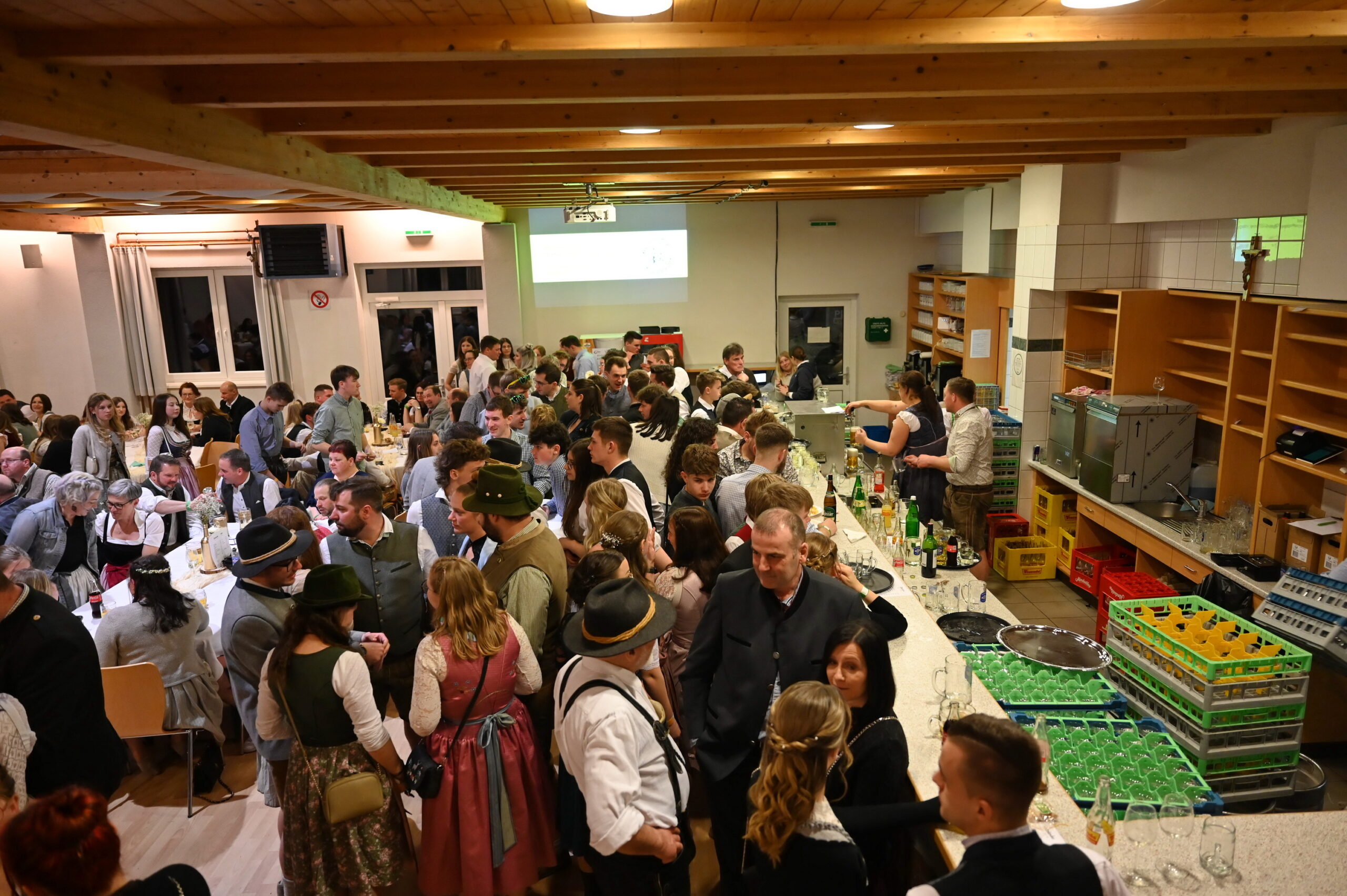 Saal+Bar-26+ Saal+Bar-26+