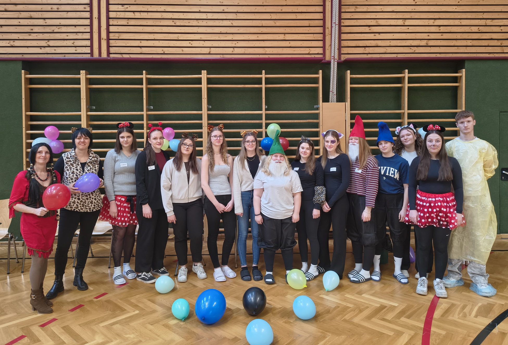 Fasching der Vielfalt: Schülerinnen und Schüler feiern mit Verein Silberberg