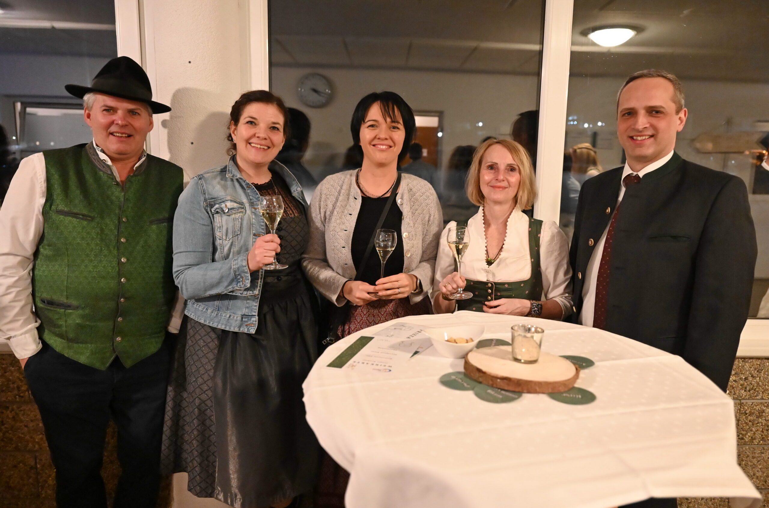 Weinbar-Lehrer-26 Copyright Mück+ Weinbar-Lehrer-26 Copyright Mück+