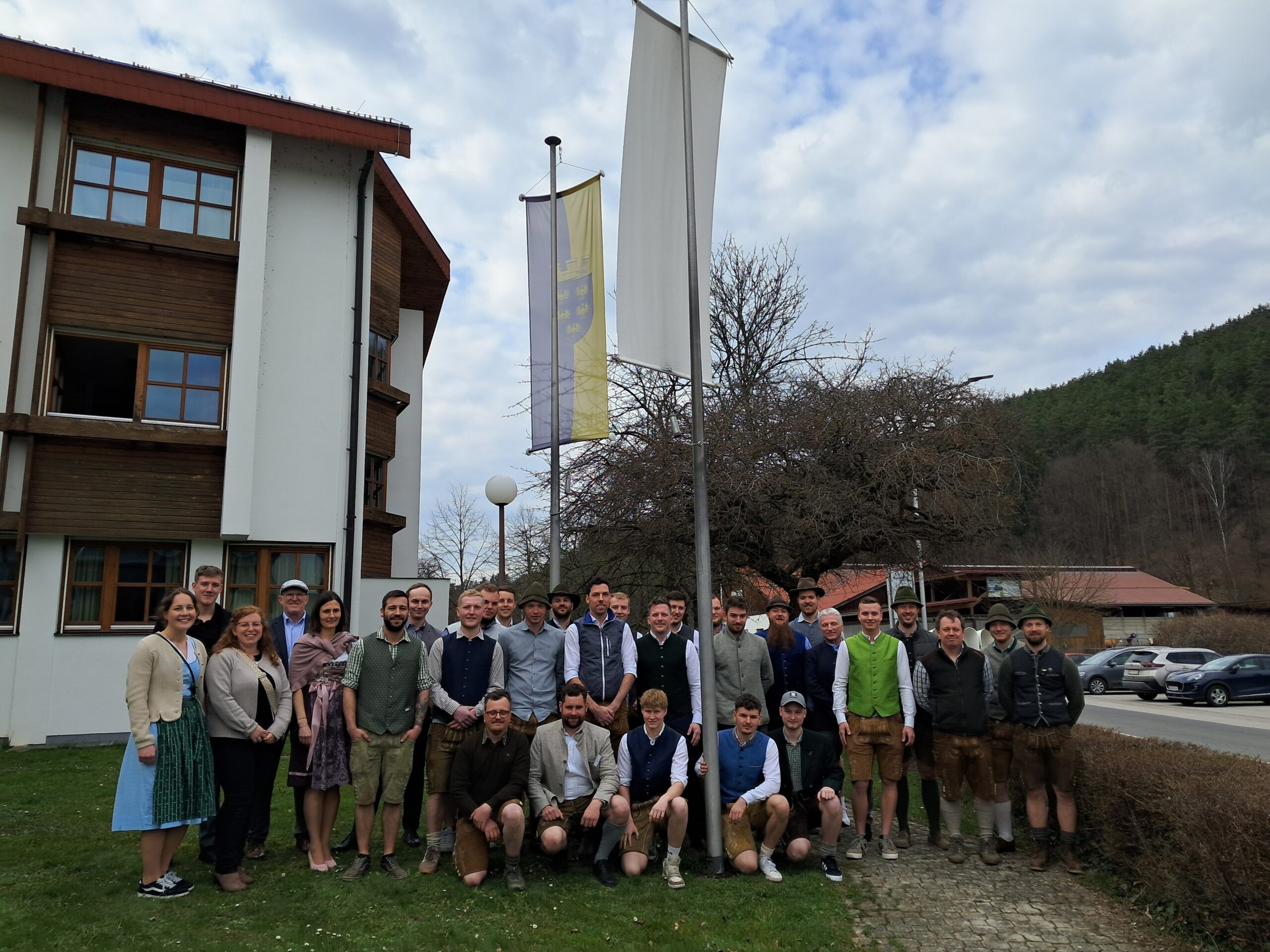 FFA-40 Jahre Warth 26 Weiße Fahne Copyright Lobner FFA-40 Jahre Warth 26 Weiße Fahne Copyright Lobner