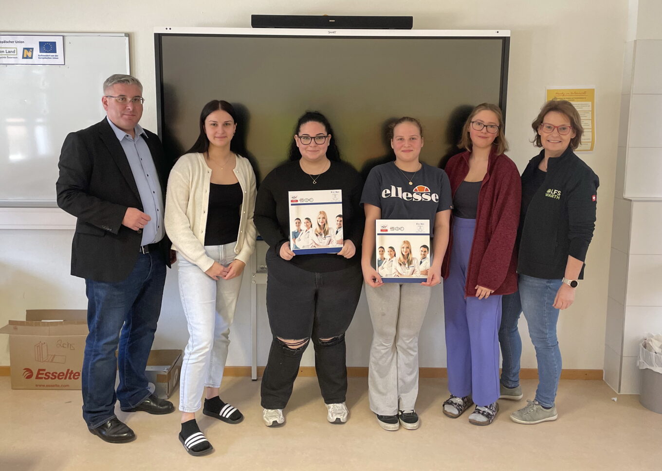 Basisausbildung für medizinische Assistenzberufe erfolgreich abgeschlossen