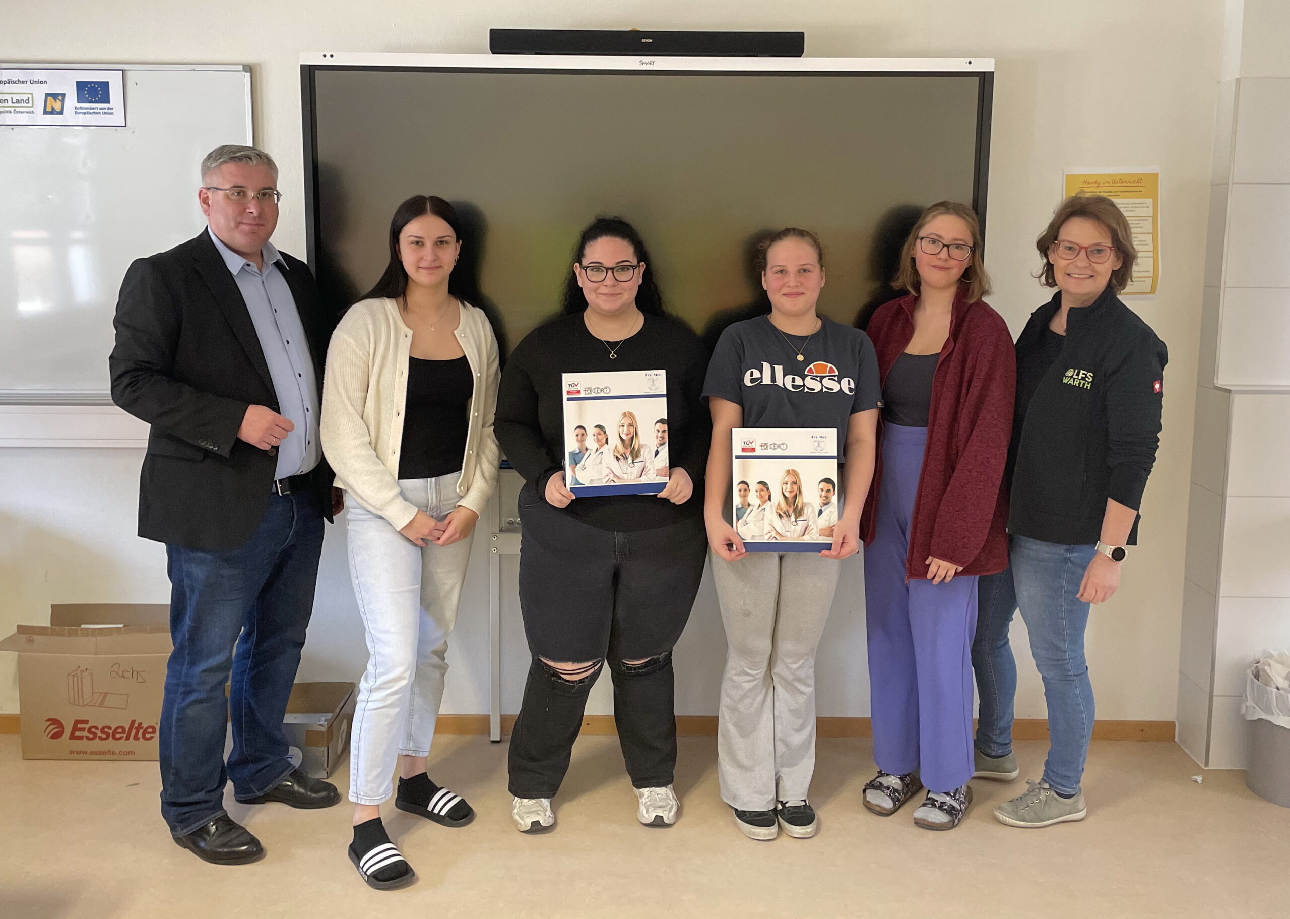 Basisausbildung für medizinische Assistenzberufe erfolgreich abgeschlossen