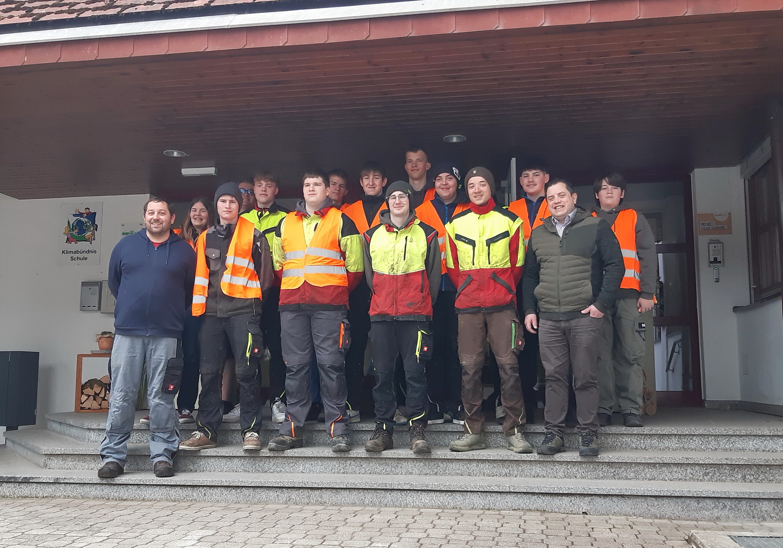 Frühjahrsputz im Gemeindegebiet von Warth