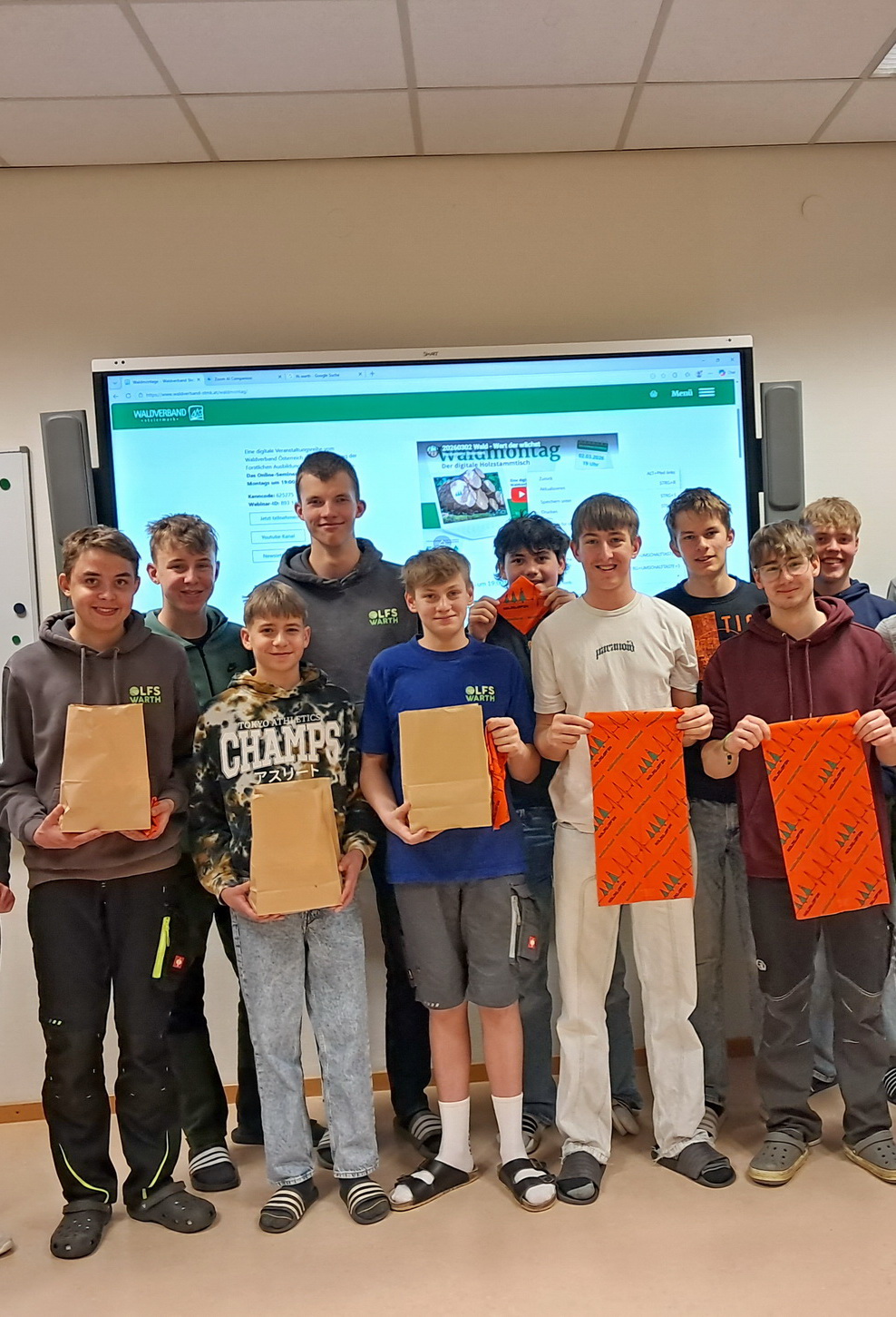 Waldmontag-Warth-PA-26 zugeschnitten